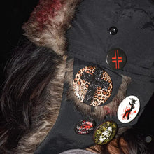 Load image into Gallery viewer, BADGE SET USHANKA