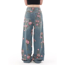 Load image into Gallery viewer, HANA STRIKE JEANS